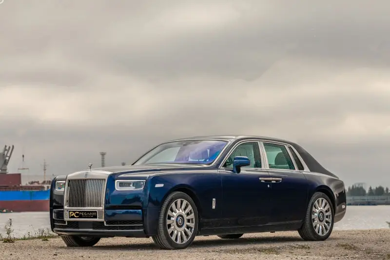 imgi_2_Rolls-Royce-Phantom-VIII-8-chauffeur-in-london (1)